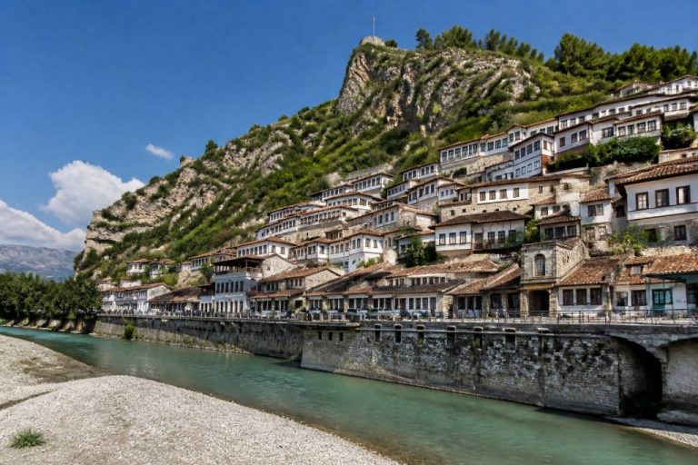 Albania: qué ver en sus ciudades, playas y sitios históricos