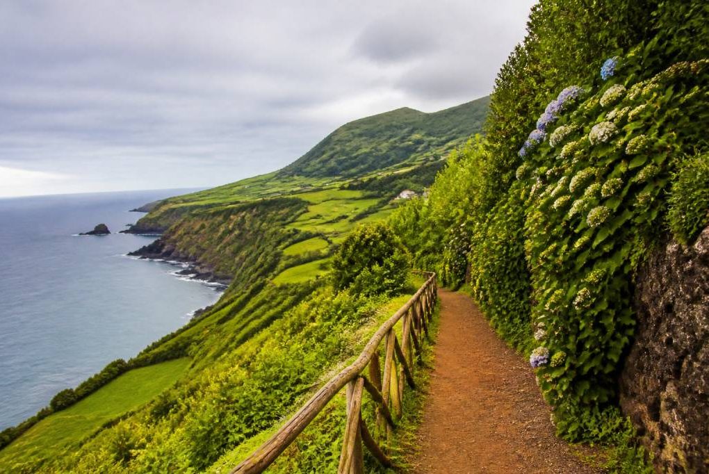Azores en diciembre: guía para descubrir sus paisajes y tradiciones