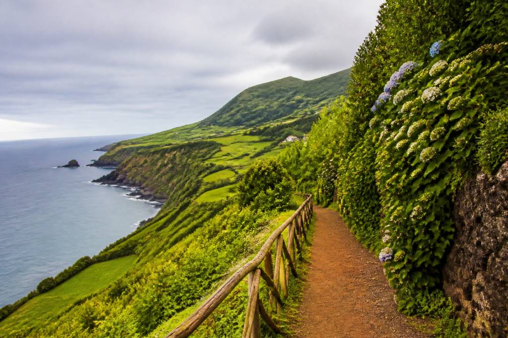 Azores en diciembre: guía para descubrir sus paisajes y tradiciones